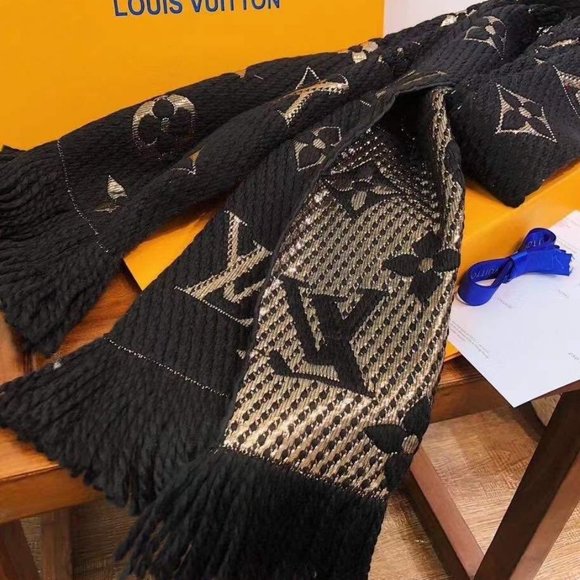 ๐โจAUTHENTICโจ๐Louis Vuitton scarf - Picture 7 of 7